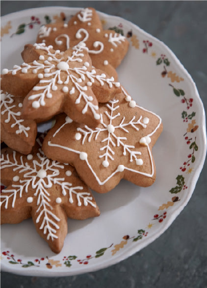 GINGERBREAD COOKIES WITH GLACÉ ICING